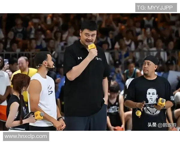 姚明抵达伦敦为篮球盛事助力引发全球关注与期待 姚明抵达伦敦为篮球盛事助力引发全球关注与期待