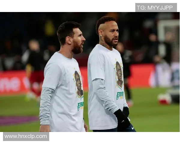 内马尔与众多足球明星同框合影展现友谊与荣耀的瞬间