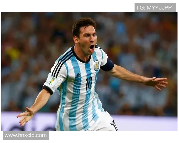 白色头巾足球明星的传奇故事与他背后的奋斗历程